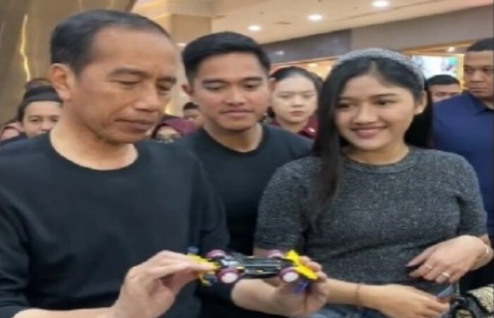 Presiden Jokowi Lomba Mobil Tamiya Bersama Kaesang Pangarep di Sleman Yogyakarta