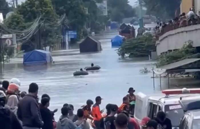 Diguyur Hujan Semalaman, 40 Rumah Warga Desa Perlang Terendam Banjir