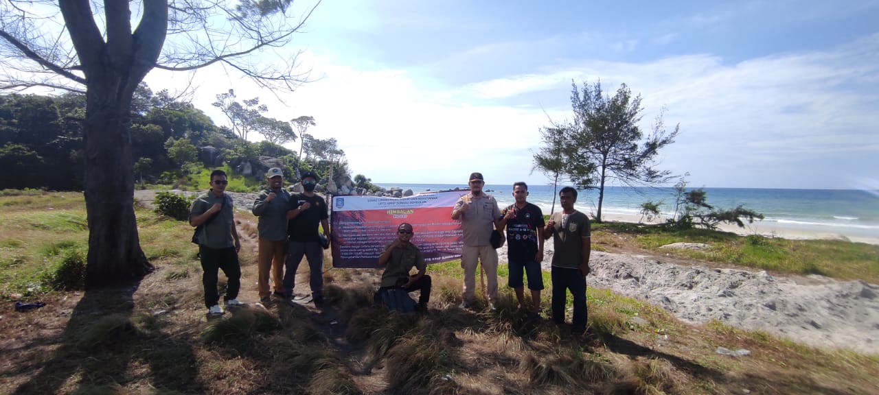 Tailing Pantai Tanjung Berikat Digarap, KPHP Sungai Sembulan Pasang Spanduk Himbauan