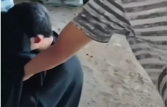 Viral! Seorang Pria Bercadar Terciduk di Sebuah Masjid di Makassar Sulawesi Selatan