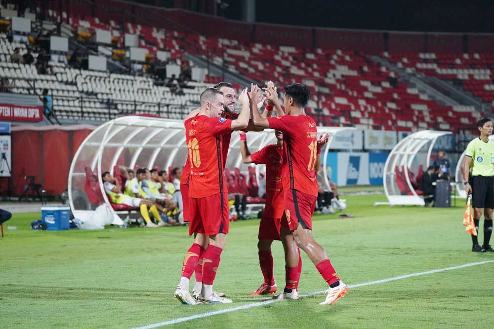 Dengan 10 Pemain, Persija Berhasil Kalahkan Persik Kediri di Bali