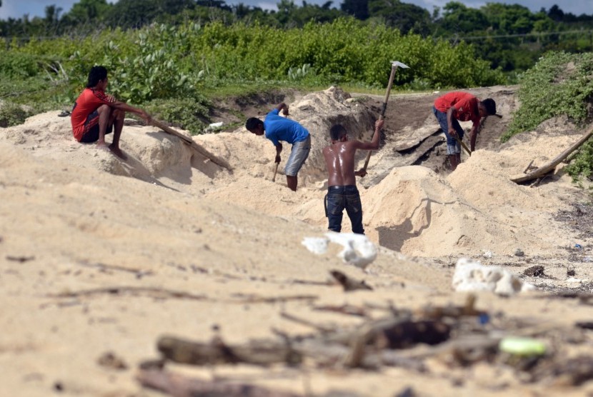 Gawat, Pasir Tailing di Pantai Tanjung Berikat Dijual