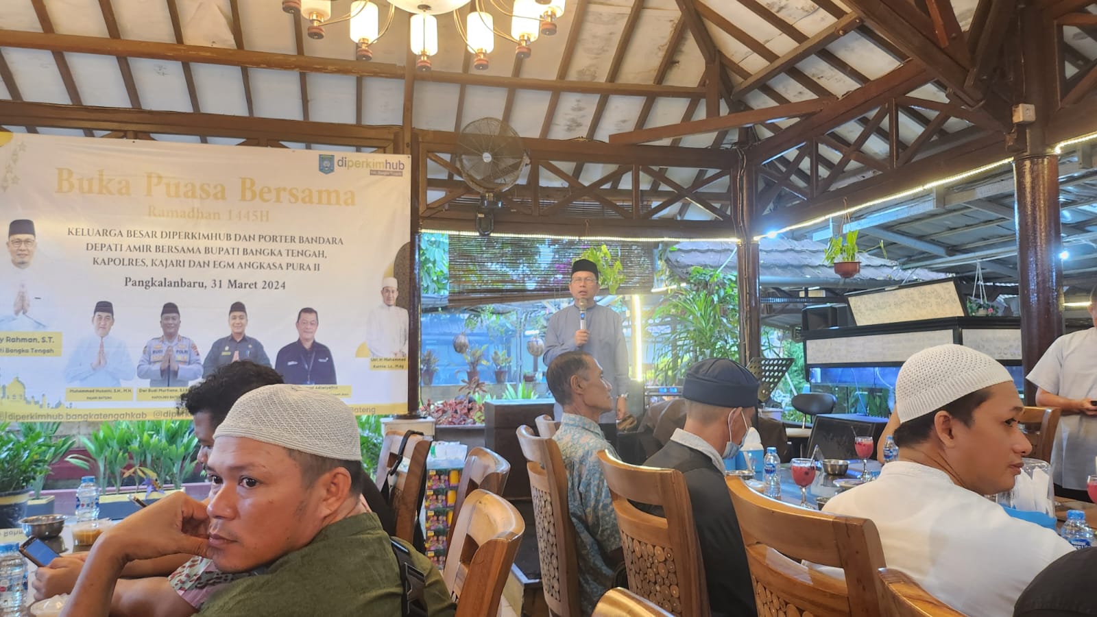 Algafry Ajak Porter Bandara Depati Amir Bukber