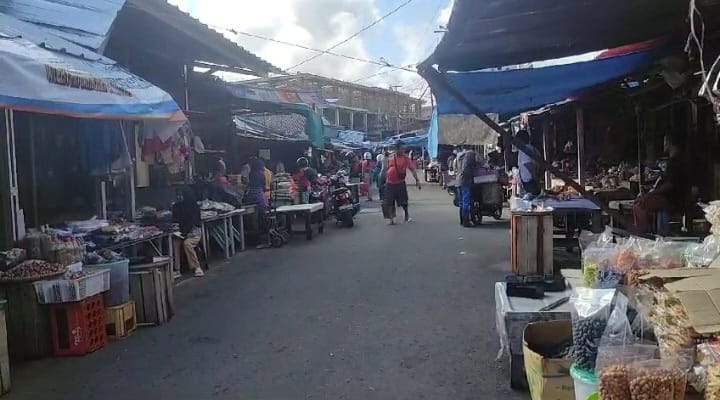 Pedagang: Banyak yang Hanya Lewat