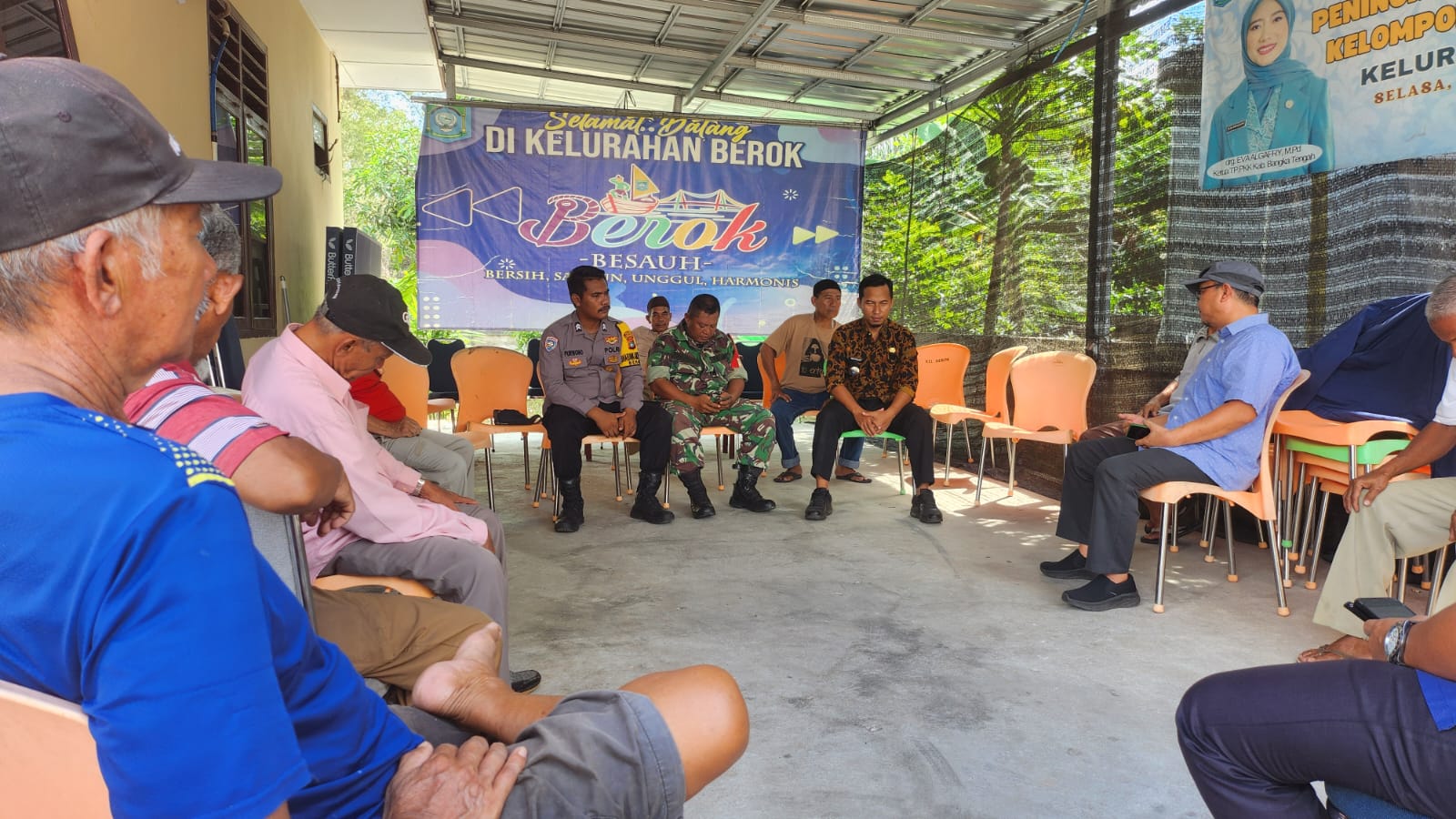 Geruduk Kantor Lurah, Warga Berok Tolak Tambang Timah di Lahan Eks PT Kobatin