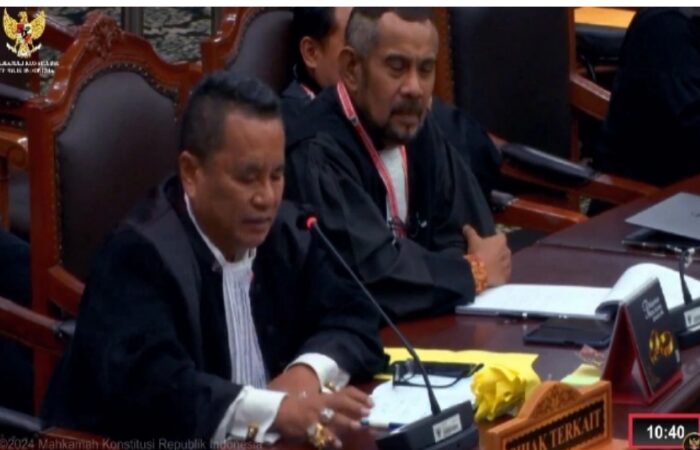 Pengacara Kondang Hotman Paris Disentil Hakim Konstitusi di Sidang Sengketa Pilpres