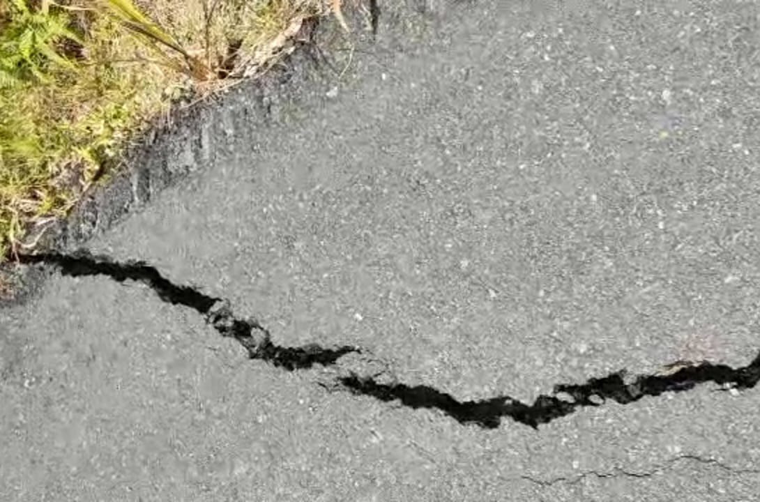 Dihantam Tambang Timah, Jalan Desa Bencah Rusak