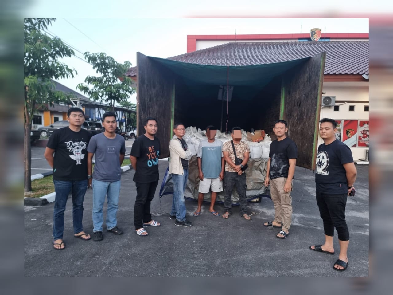 Pasir Timah Ilegal Milik Lew Ditangkap, Mau Disetor Kemana Ya?