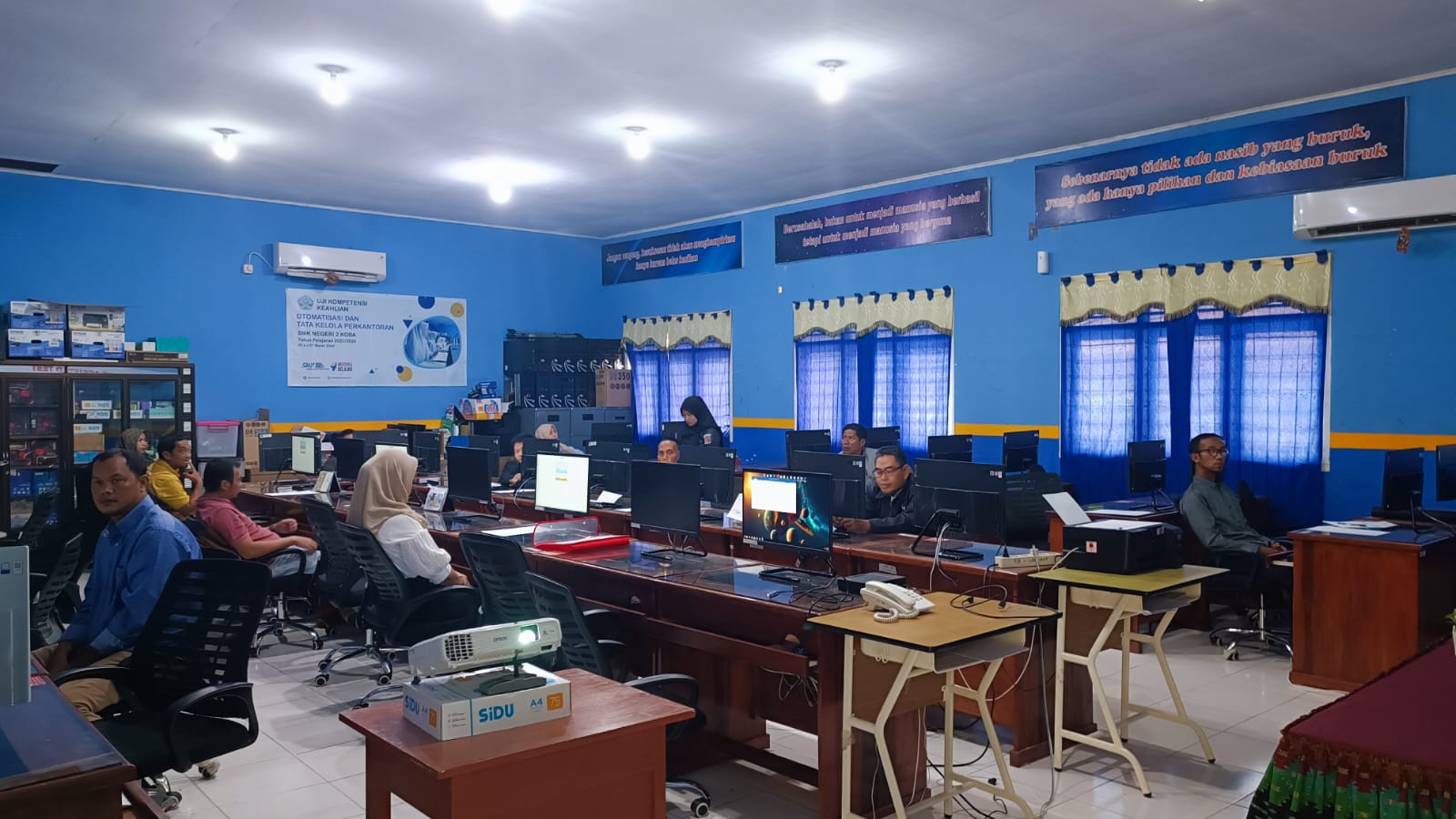 Rekrut Ulang, 15 Ornag Calon Panwascam Bangka Tengah Ikuti CAT