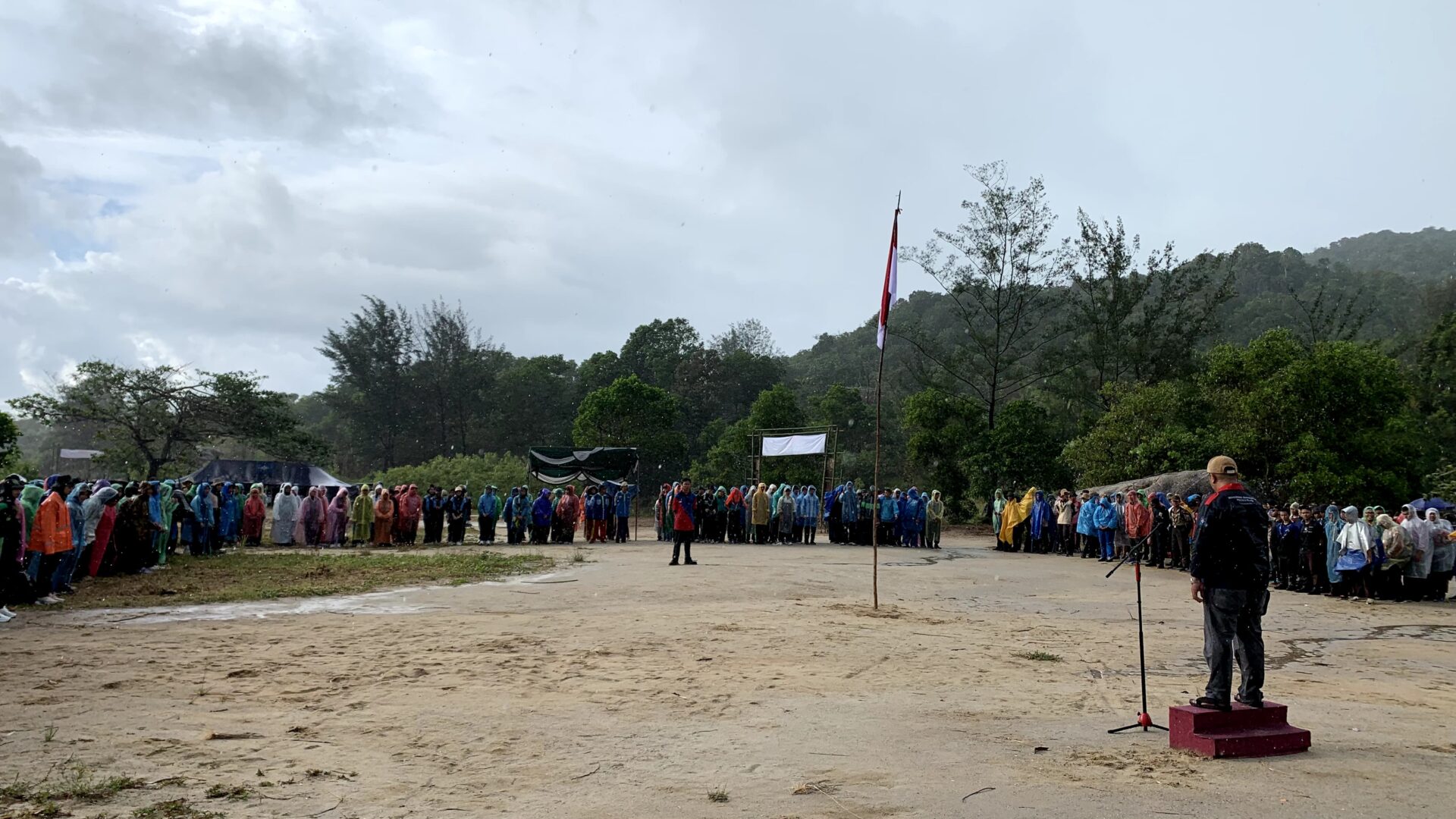 Ratusan Peserta Ikuti Lomba Lintas Alam Nasional 2024 di Pantai Tikus