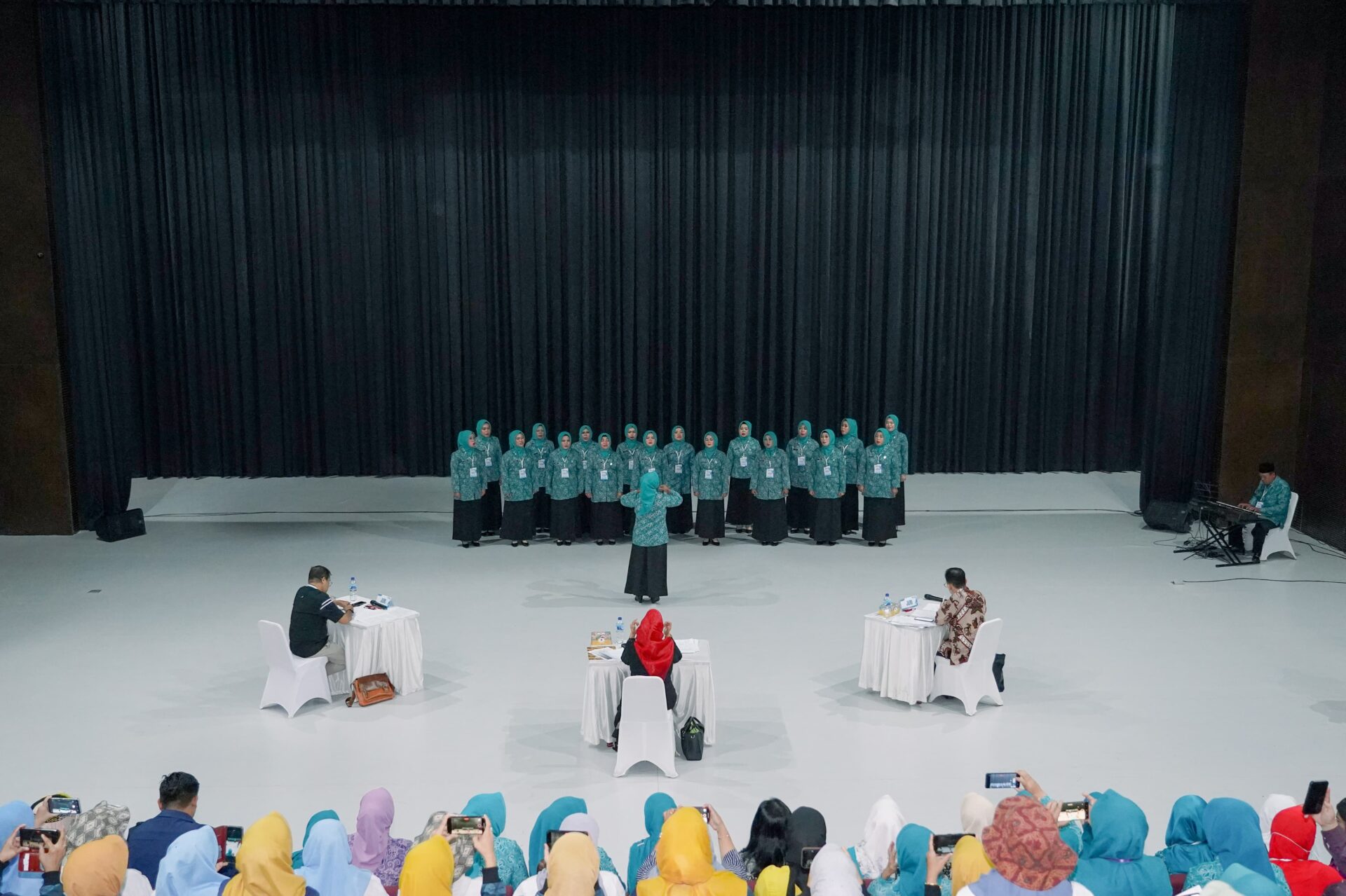 Kader PKK Pangkalpinang Raih Penghargaan Adhi Bhakti Utama di Solo