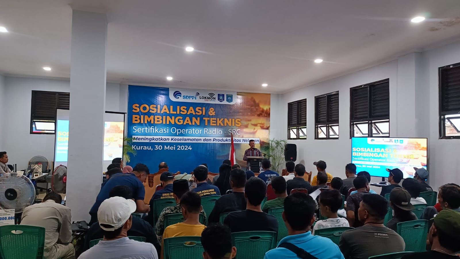 56 Nelayan Koba dapat Sertifikat Operator Radio