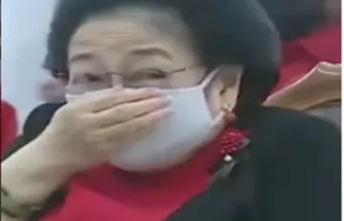 Kelakar Megawati Soekarnoputri Usai Menyaksikan Pameran di Galeri Nasional Indonesia