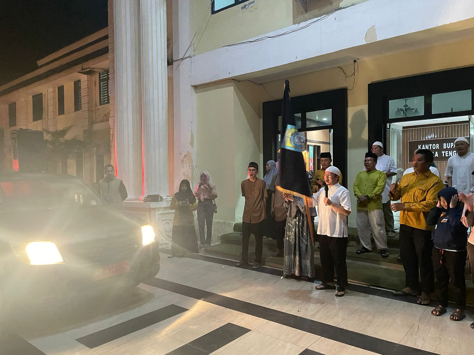 Ratusan Motor dan Mobil Ikut Takbir Keliling di Koba