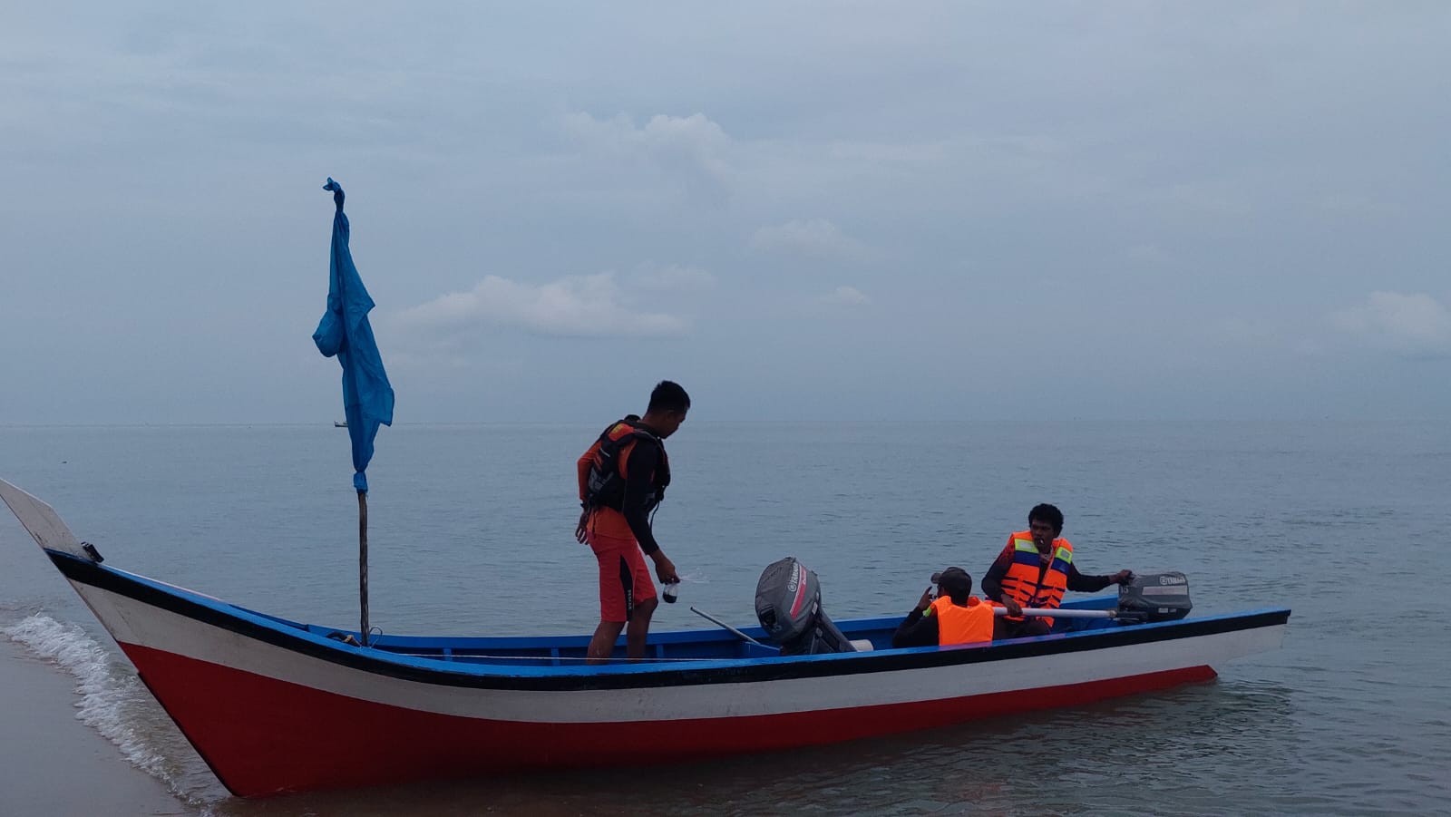 Perahu Yahya Tak Kunjung Balik Setelah Dihantam Cuaca Buruk di Lubuk Besar