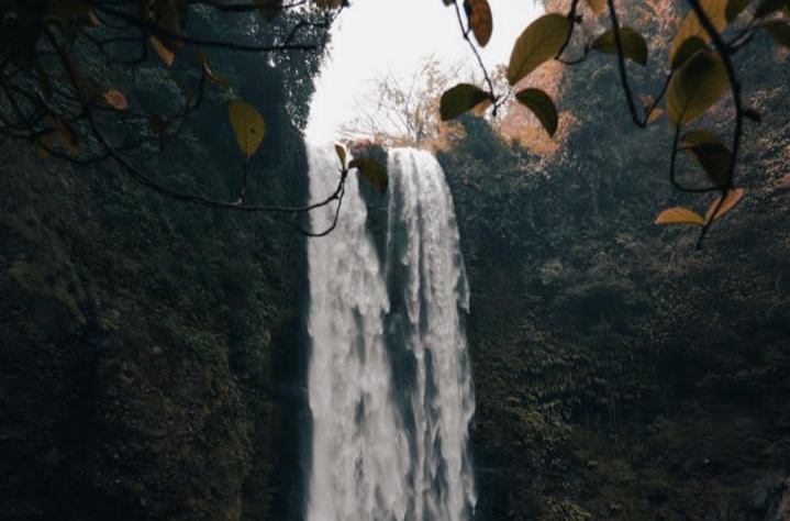 Menikmati Keindahan Alam: Air Terjun Batu Berlubang di Bangka Belitung