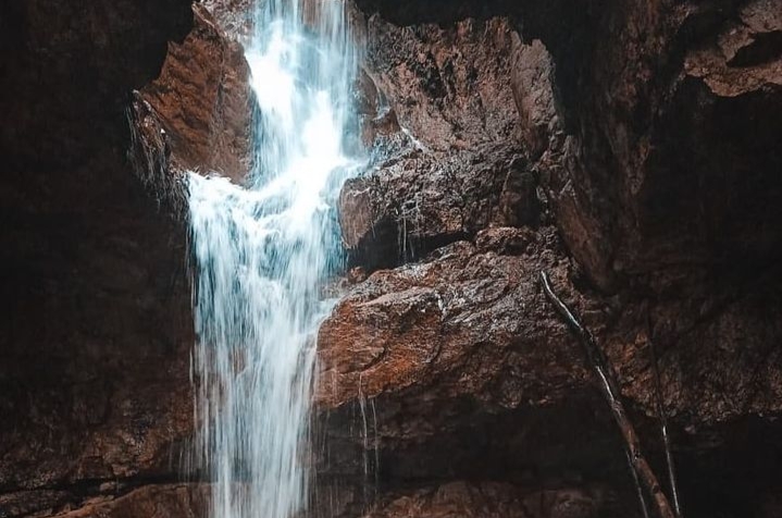 Menaklukkan Keindahan Air Terjun Manjang Merah, Bangka Belitung