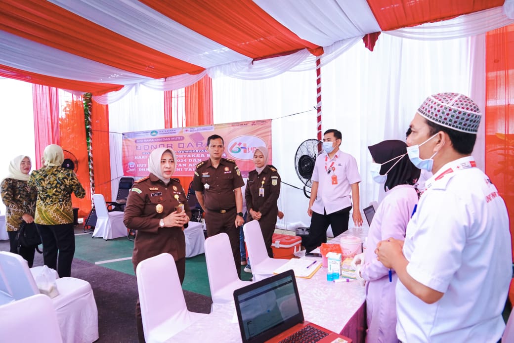 Kejari Pangkalpinang Gelar Pasar Murah dan Donor Darah