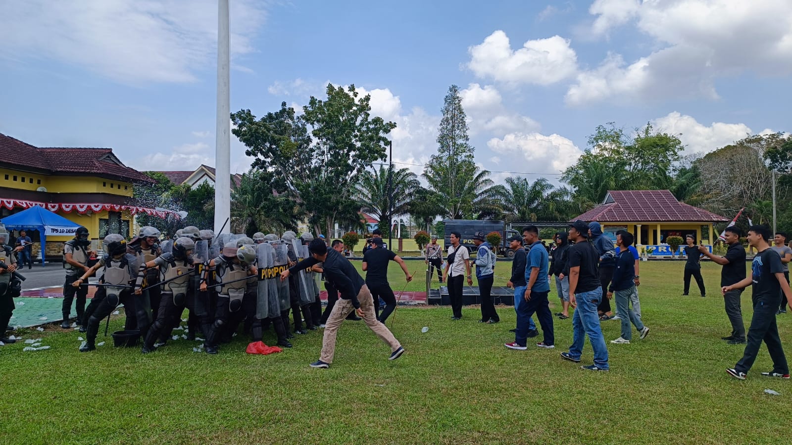 Jelang Pilkada 2024, Polres Bangka Tengah Gelar Simulasi Sispamkota