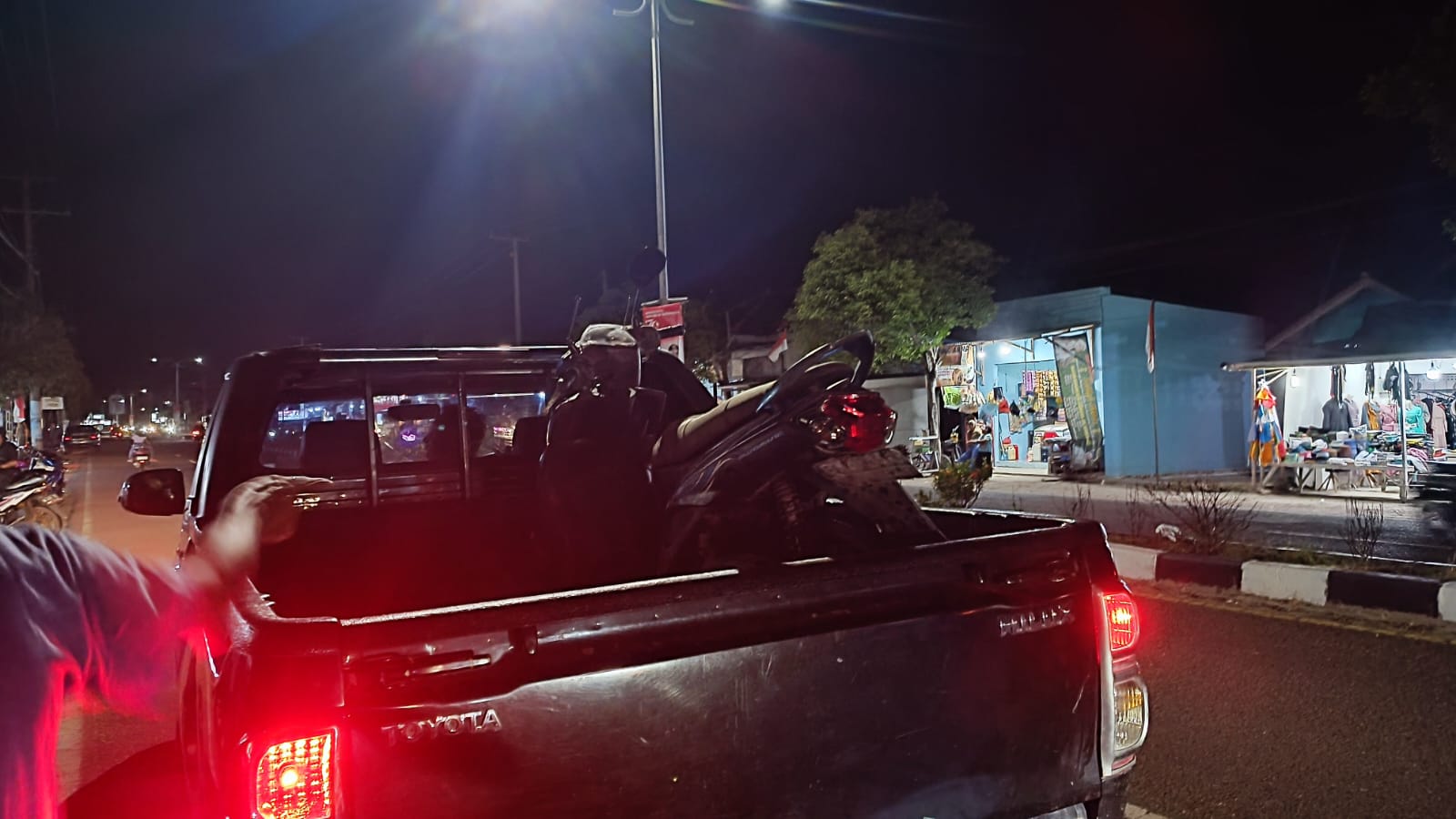 Dua Motor Matic Tabrakan di Koba, Warga Cium Bau Alkohol