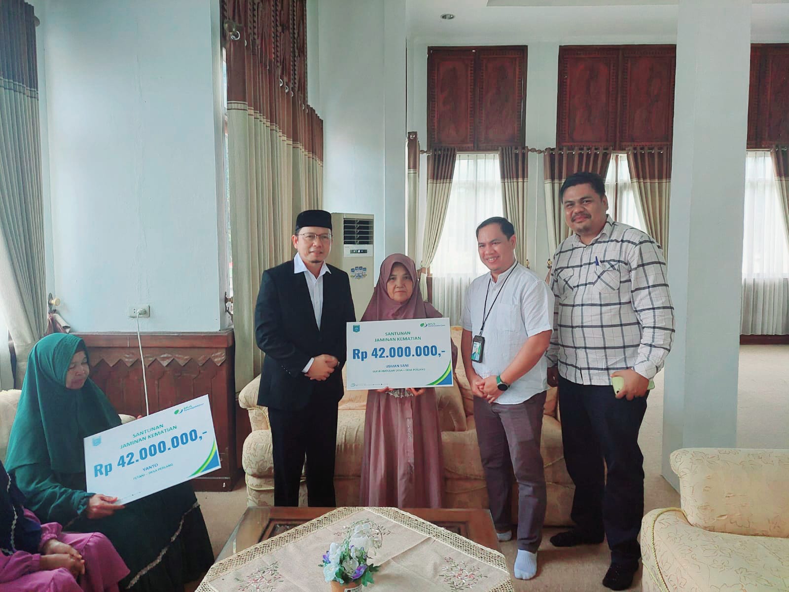 Tiga Ahli Waris di Desa Perlang Dapat Santunan Rp 42 Juta dari BPJS Ketenagakerjaan