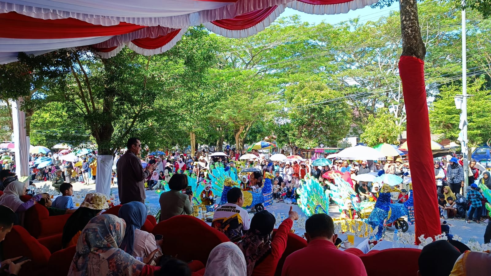 154 Peserta Karnaval Tampil di Hadapan Algafry