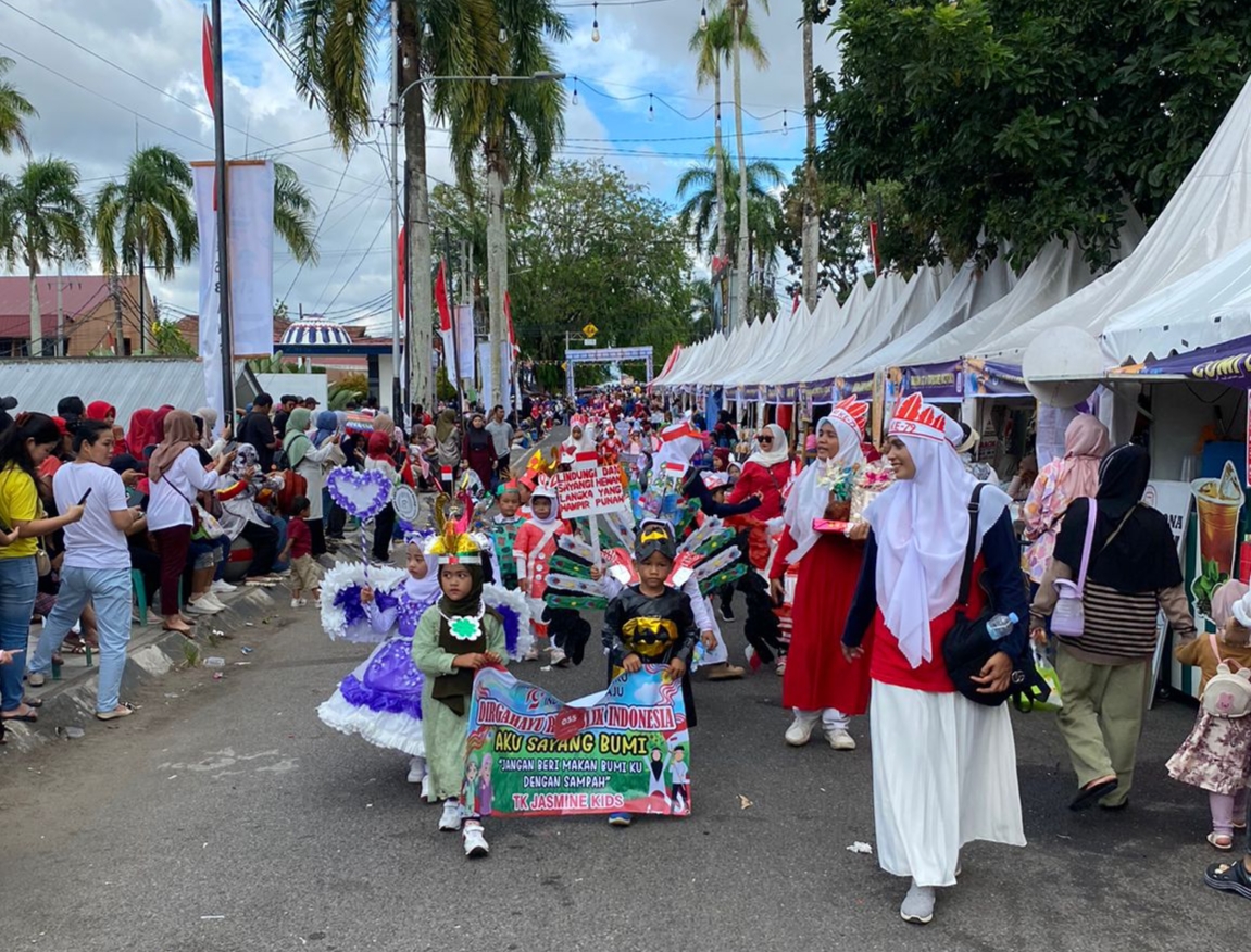 TK Jasmine Kids Kirimkan Dua Regu Karnaval, Caption-nya Pacu Semangat Berkreatifitas dan Sayangi Bumi