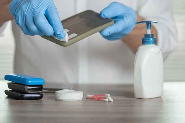 3 Cara Ampuh Cuci Casing HP dengan Mudah, Bisa Gunakan Baking Soda