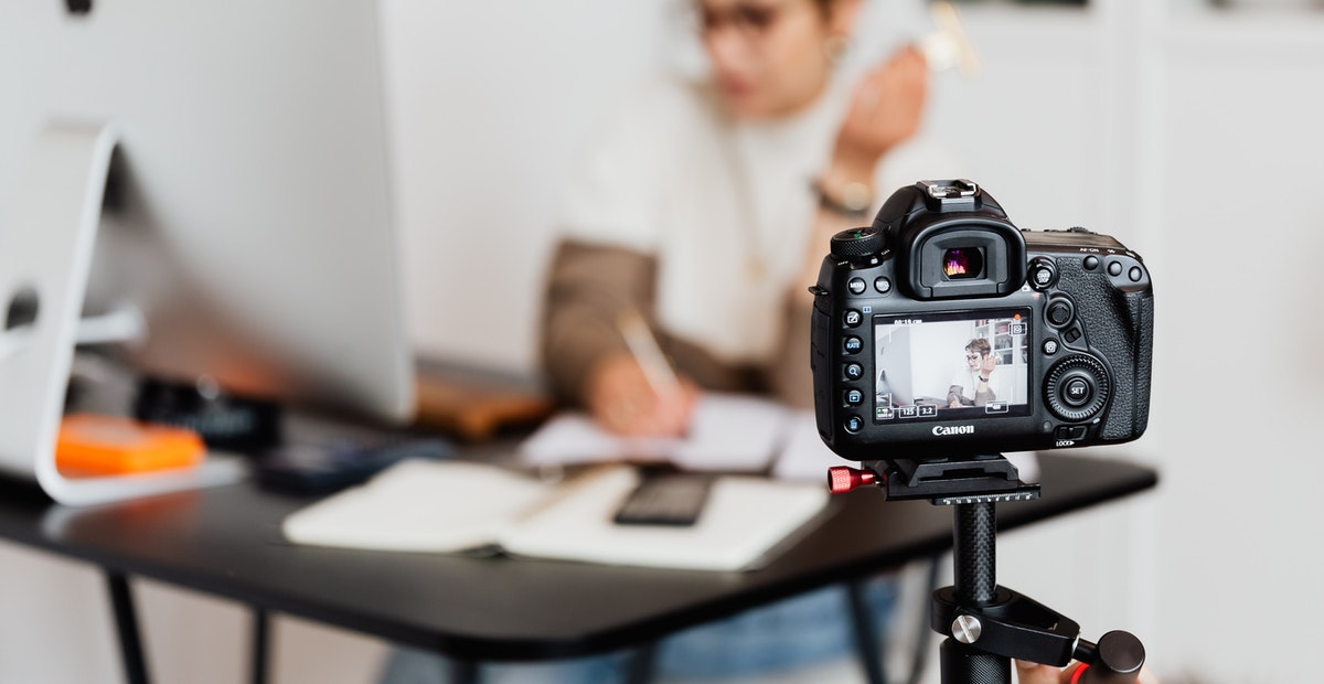 6 Cara Buat Vlog Maksimal di HP, Hasilkan Konten Video Menarik Bagi Pemula