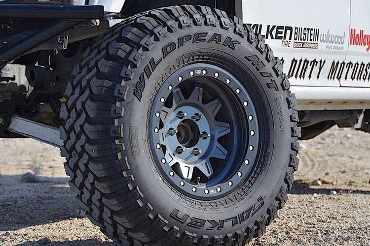 Ketahui 2 Perbedaan Ban Mobil AT dan MT untuk Berkendara, Apa yang Membedakannya?