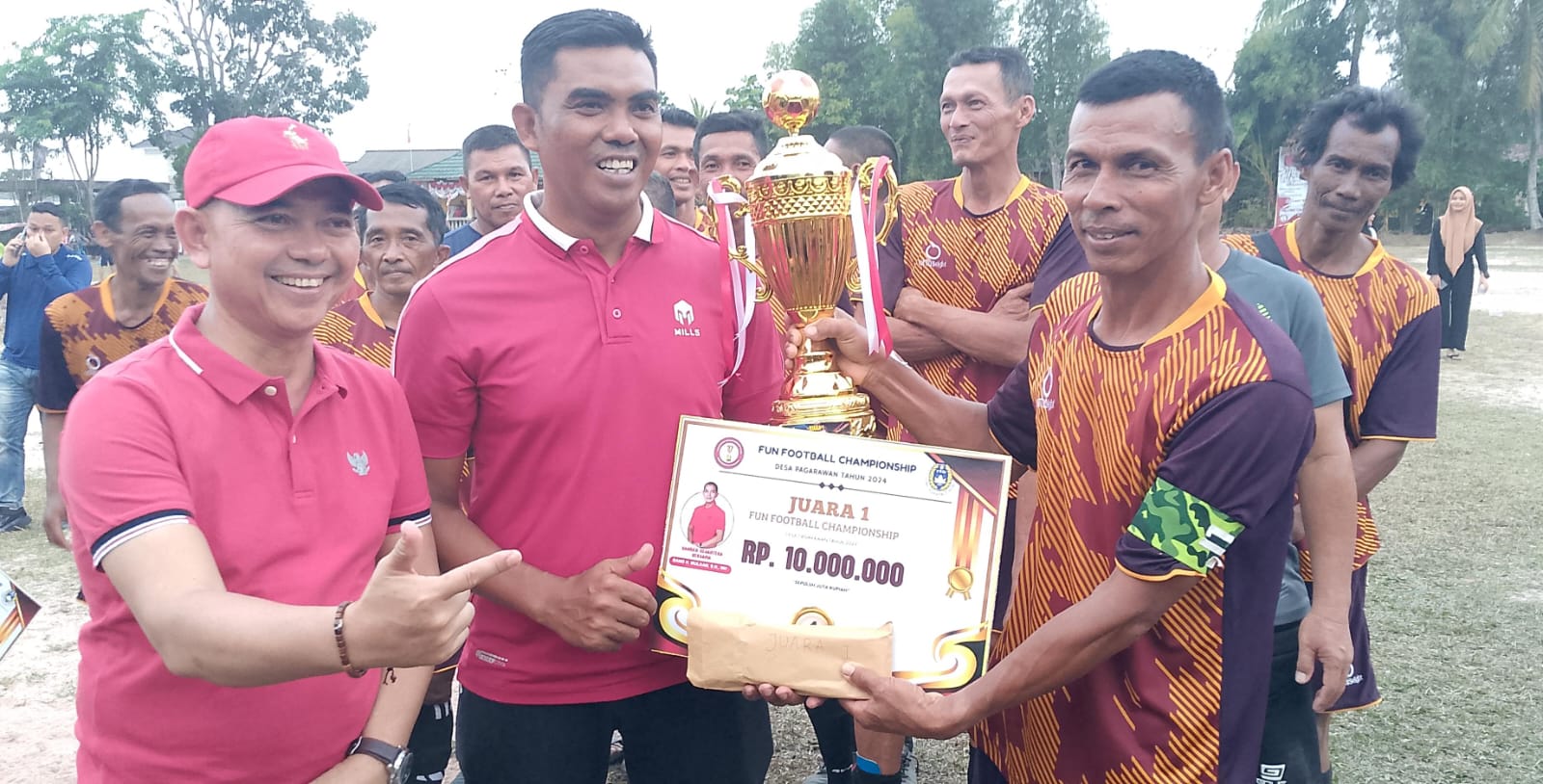 Mulkan Tutup Fun Football Championship ,Veteran Jaya Riding Panjang Juara