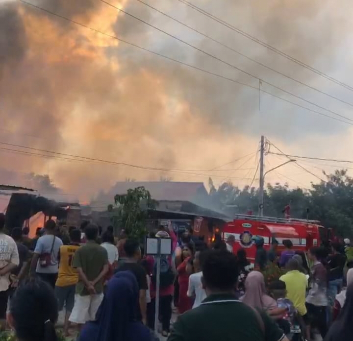 Menjelang Magrib, Rumah Janda di Simpang Perlang Hangus Terbakar
