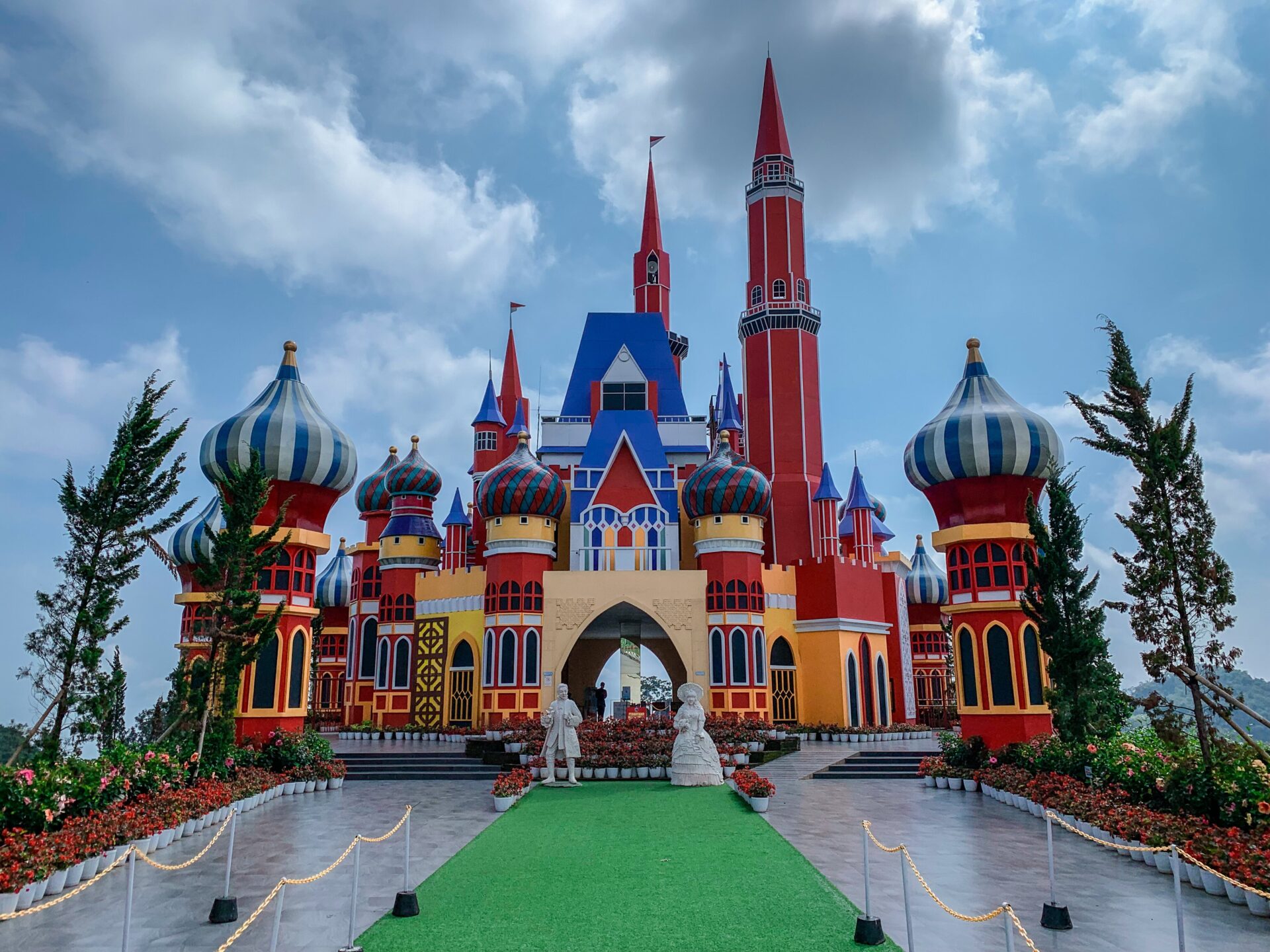 Pesona Florawisata D’Castello Subang, Kastel Megah Arsitek Rusia dan Turki di Kaki Tangkuban Perahu