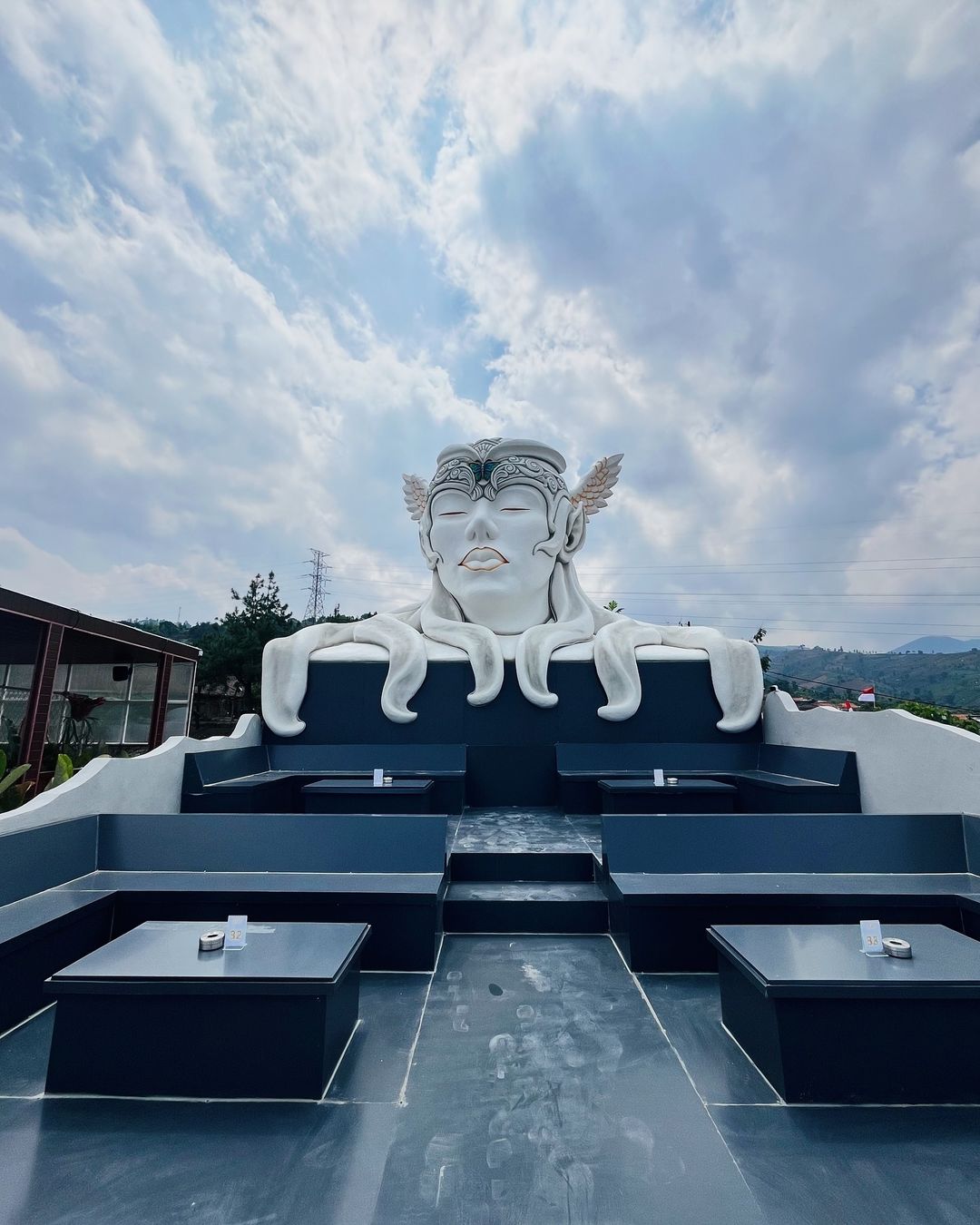 Pesona Gua Bandung, Cafe ala Gua dengan Arsitektur African-Greek