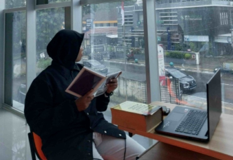 Elite Politik: Penyelewengan Hak Demokrasi