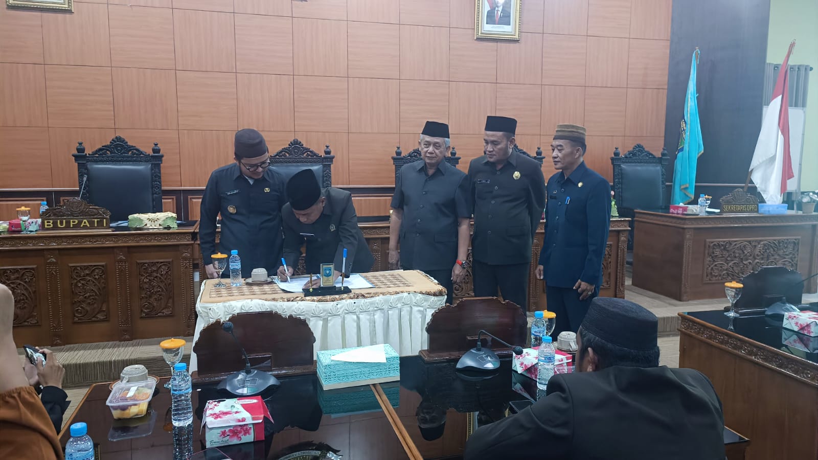 Kursi Tamu dan OPD Kosong Saat Paripurna Penyampaian Raperda APBD Bateng