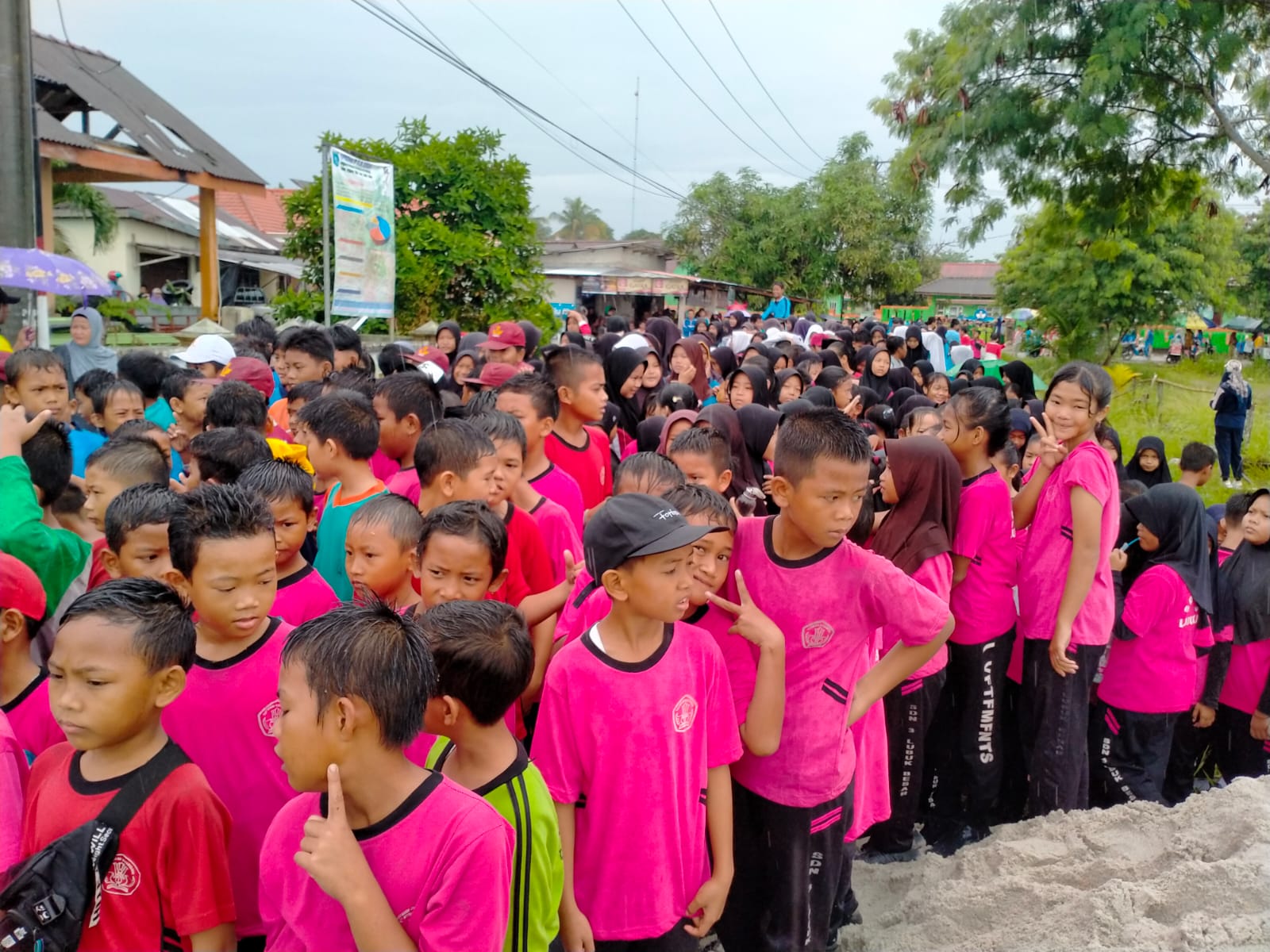 Ririn KDI Hibur Warga saat Pelayanan Terpadu Bangka Tengah