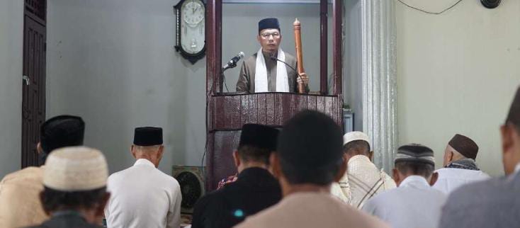 Algafry Salurkan 20 Paket Sembako dan Santuni Anak Yatim di Kurau Timur