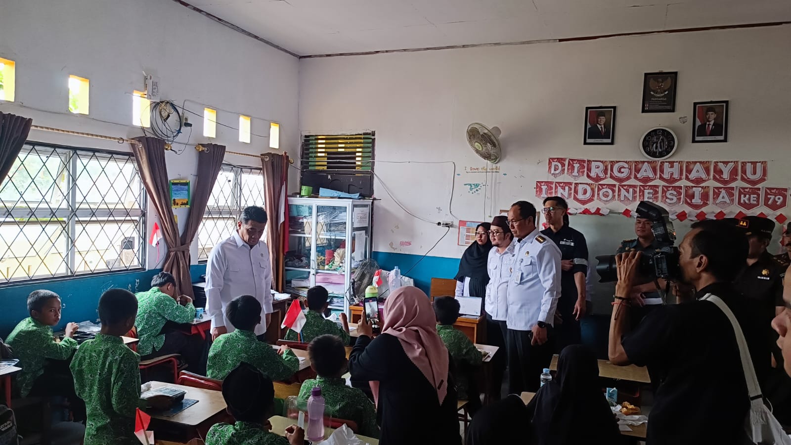 Datang ke Bangka Tengah, Wamendes Tegaskan Desa Harus Suplai Makanan Bergizi Sendiri