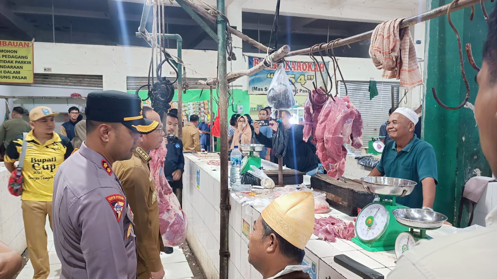 Jelang Nataru, Algafry Pimpin Forkopimda dan ASN Belanja di Pasar Modern Koba