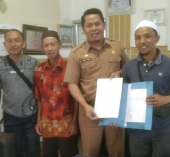 Akhirnya Bank Tanah Batalkan Pemasangan Patok di Desa Delas