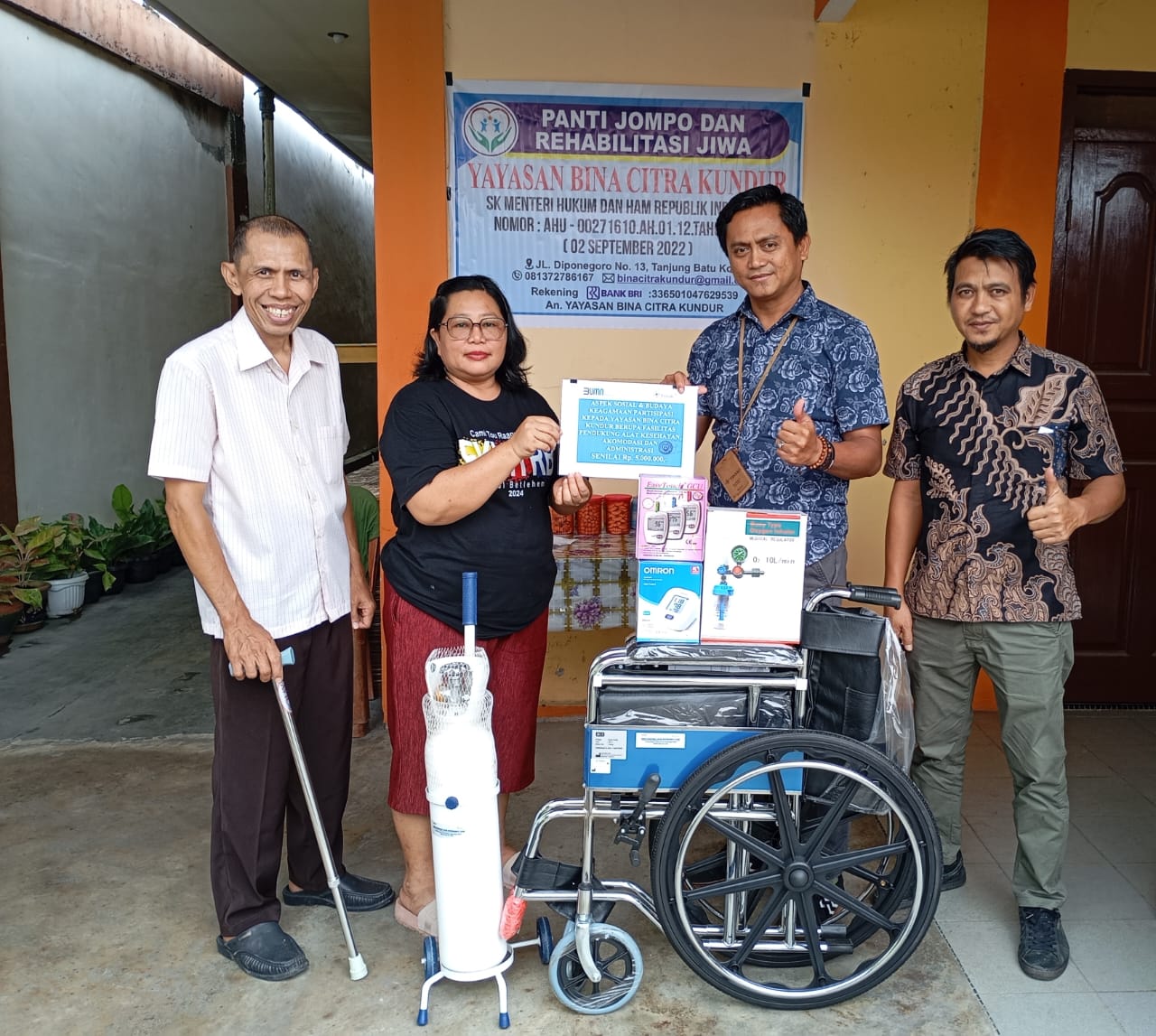 PT Timah Berikan Tabung Oksigen hingga Tongkat untuk Panti Jompo