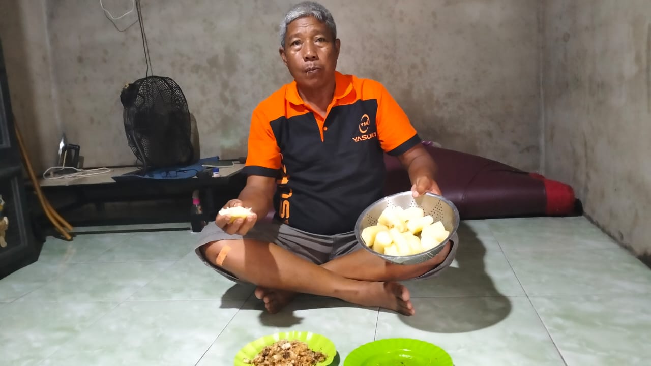 Sudah Dua Bulan Jakaria Makan Ubi Rebus