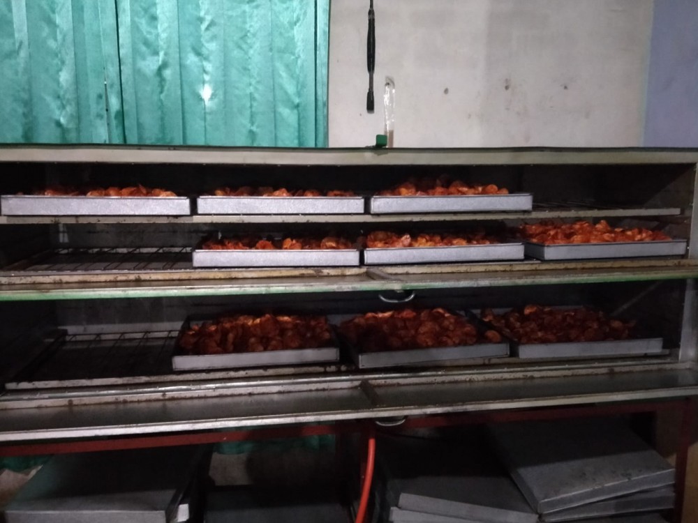 Perjalanan Usaha Hadisti dari Jualan Keripik Orang hingga Punya Produk Sendiri