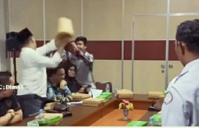 Video Viral Kericuhan saat Rapat di DPRD Samarinda, Nasi Kotak Melayang
