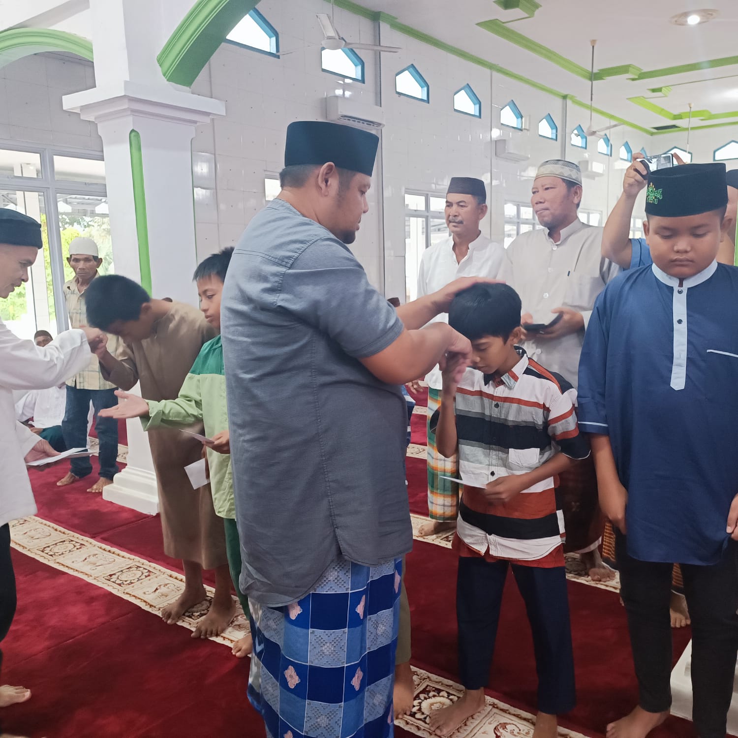 Selain Buka Puasa, Pemdes Nibung Juga Berbagi Kasih ke 200 Masyarakat Kurang Mampu dan Yatim Piatu
