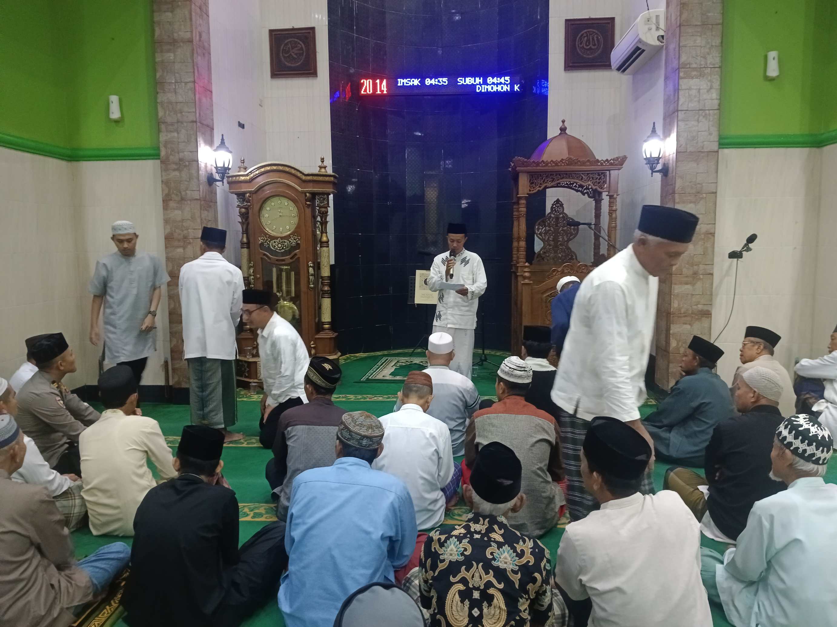 Hari ke-17 Puasa, Mie Go Sambangi Masyarakat di Masjid Al-Ittifaq