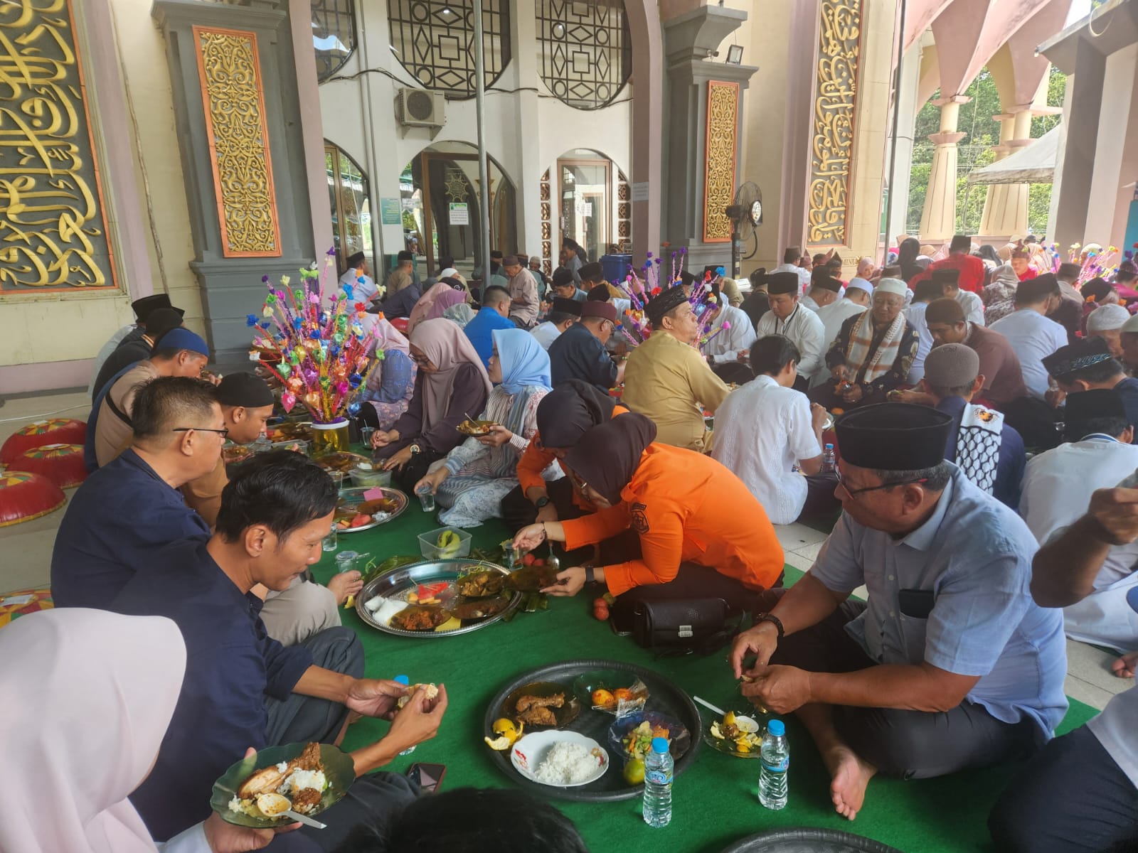 Dalam 10 Menit, 259 Dulang Habis