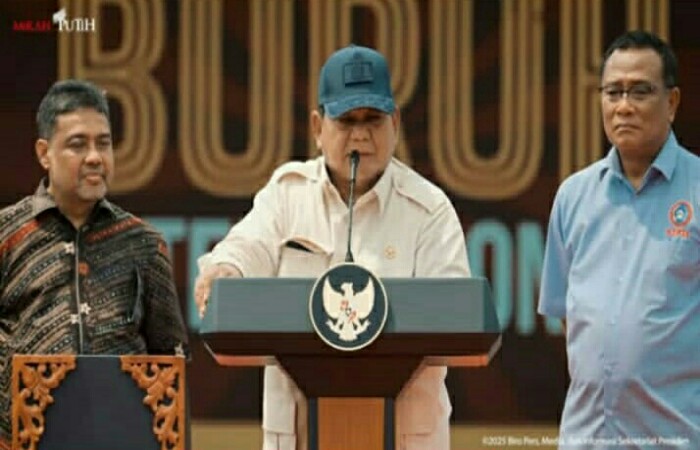 Canda Prabowo di Acara Peringatan Hari Buruh di Monas Jakarta