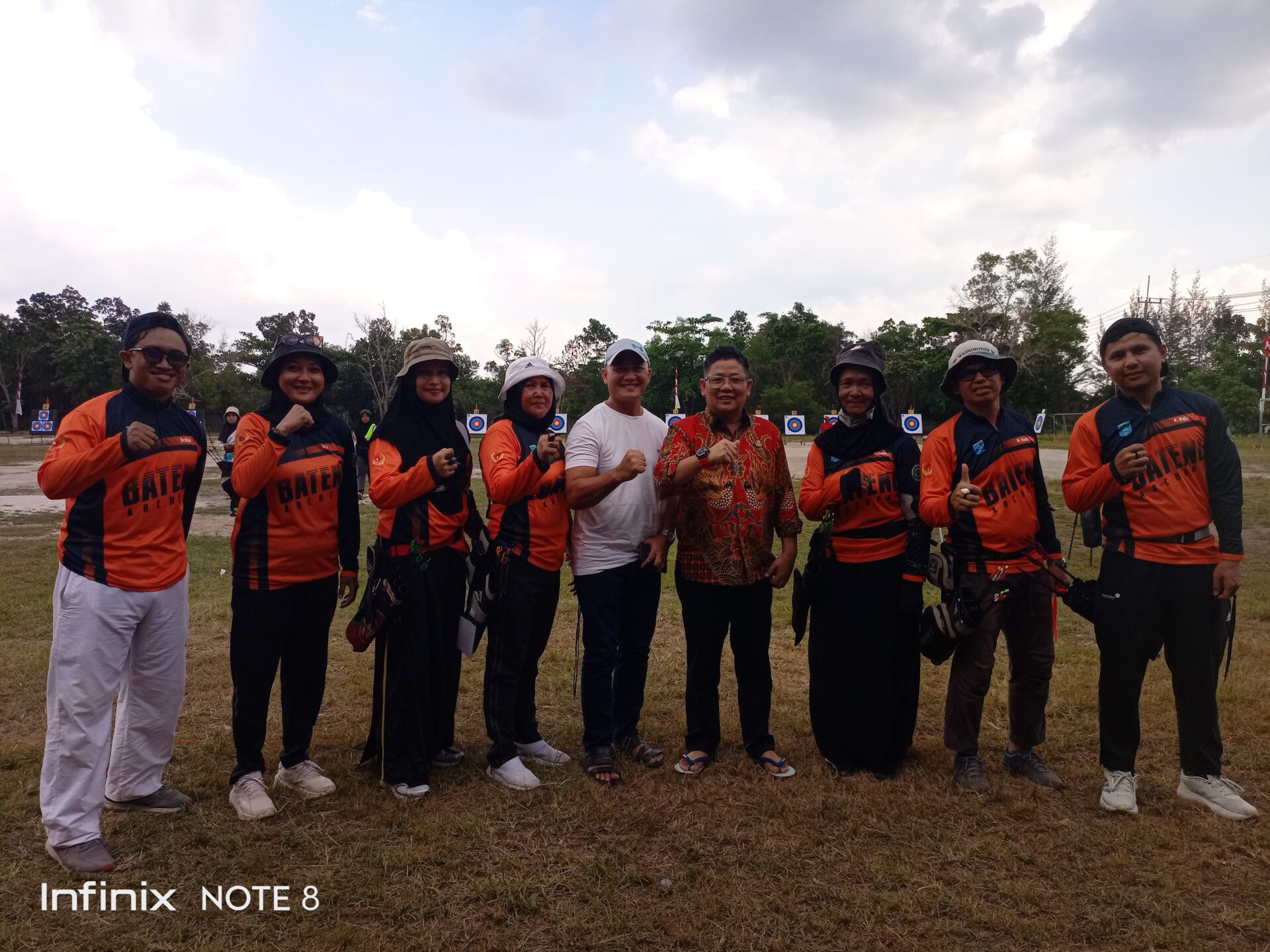 Sudah Raih 2 Emas, Efrianda Turun Langsung Memotivasi Atlet Panahan Bangka Tengah